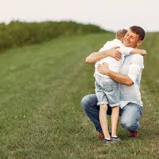 Manfaat Pelukan Tulus dalam Membuat Anak Merasa Dicintai