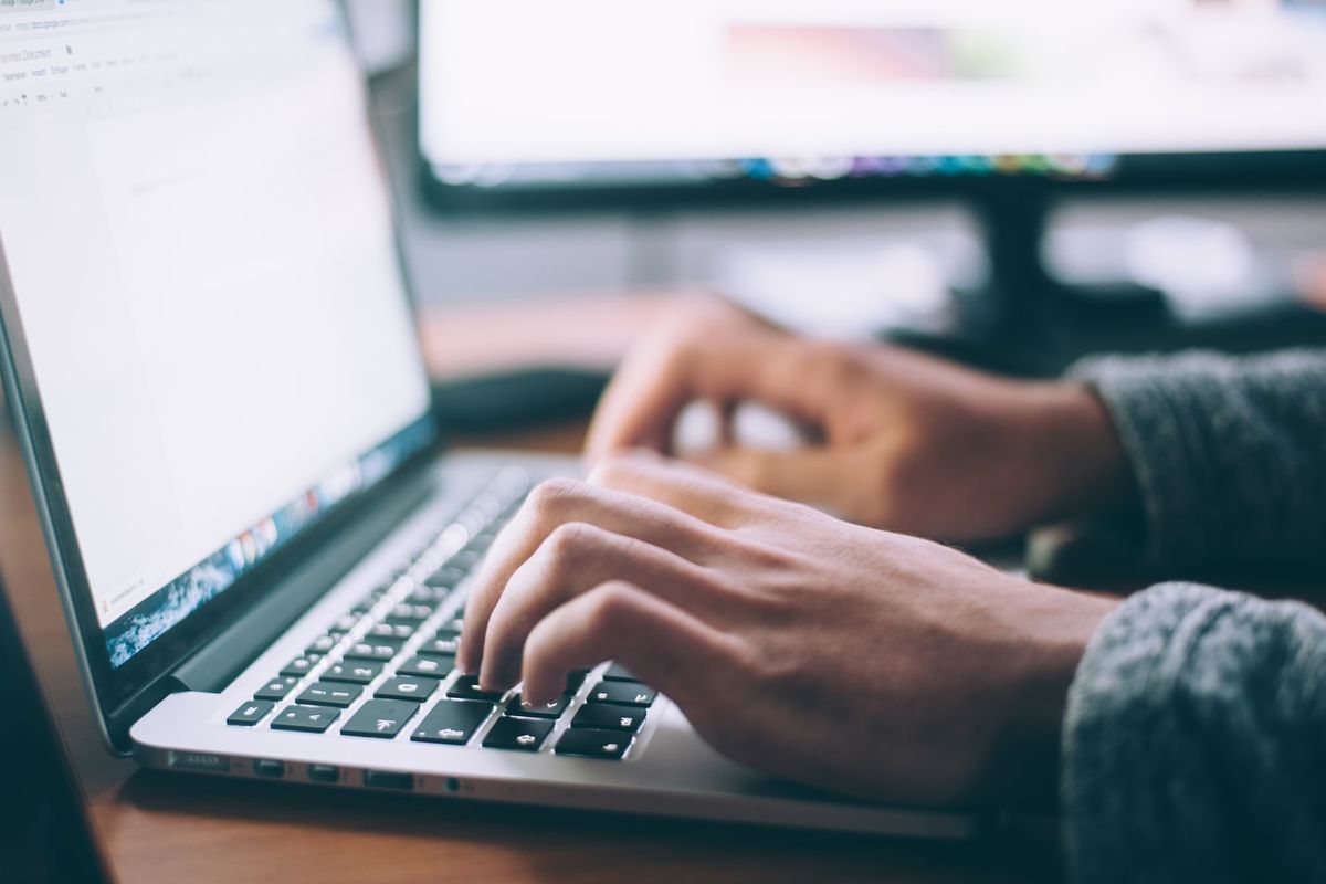 Strategi Review Blogger Dofollow untuk Meningkatkan Ranking Google Secara Konsisten