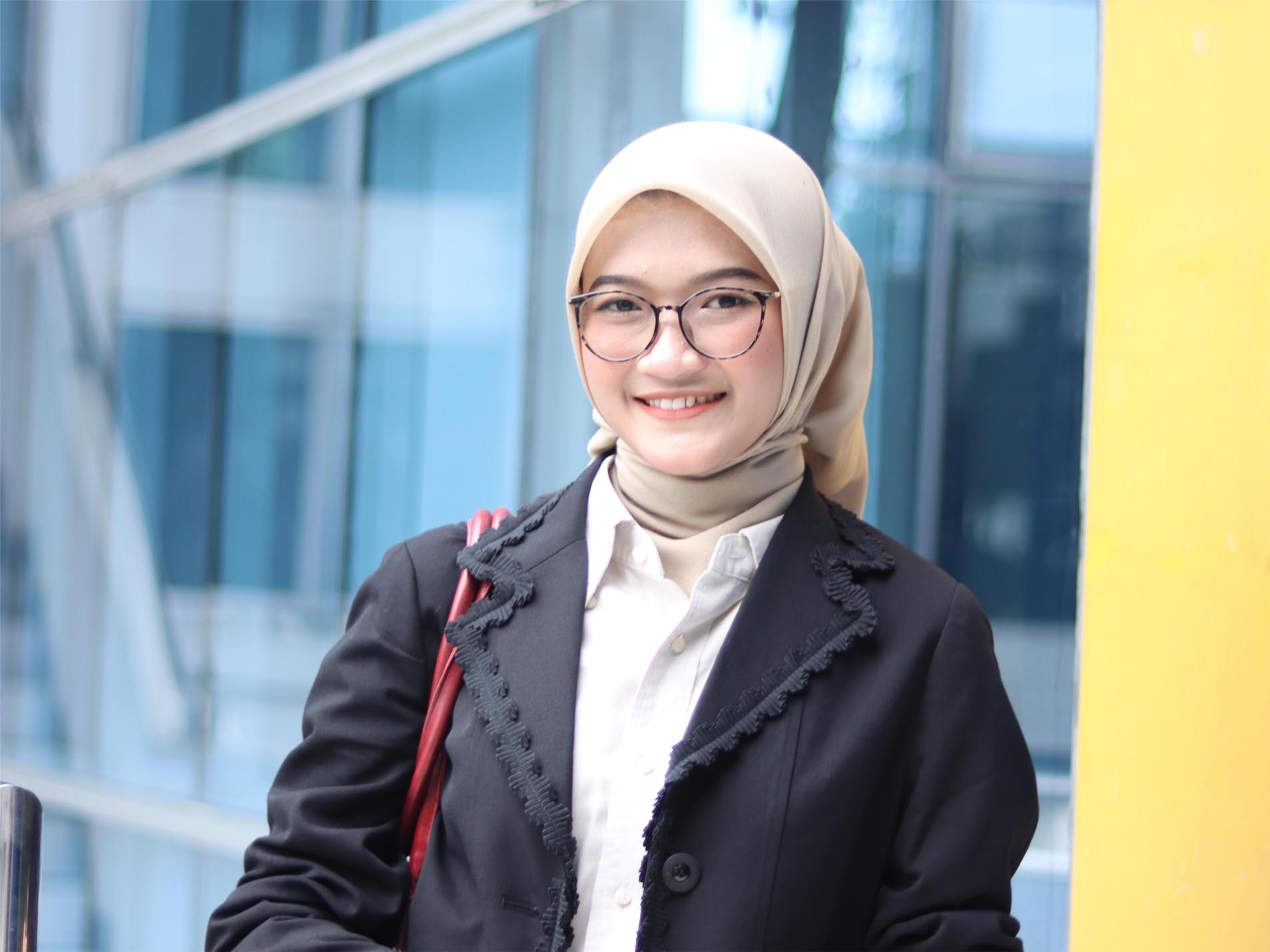 Guru Profesional Lulusan Pendidikan Bahasa Inggris Masoem University dalam Perspektif Pendidikan Berkelanjutan